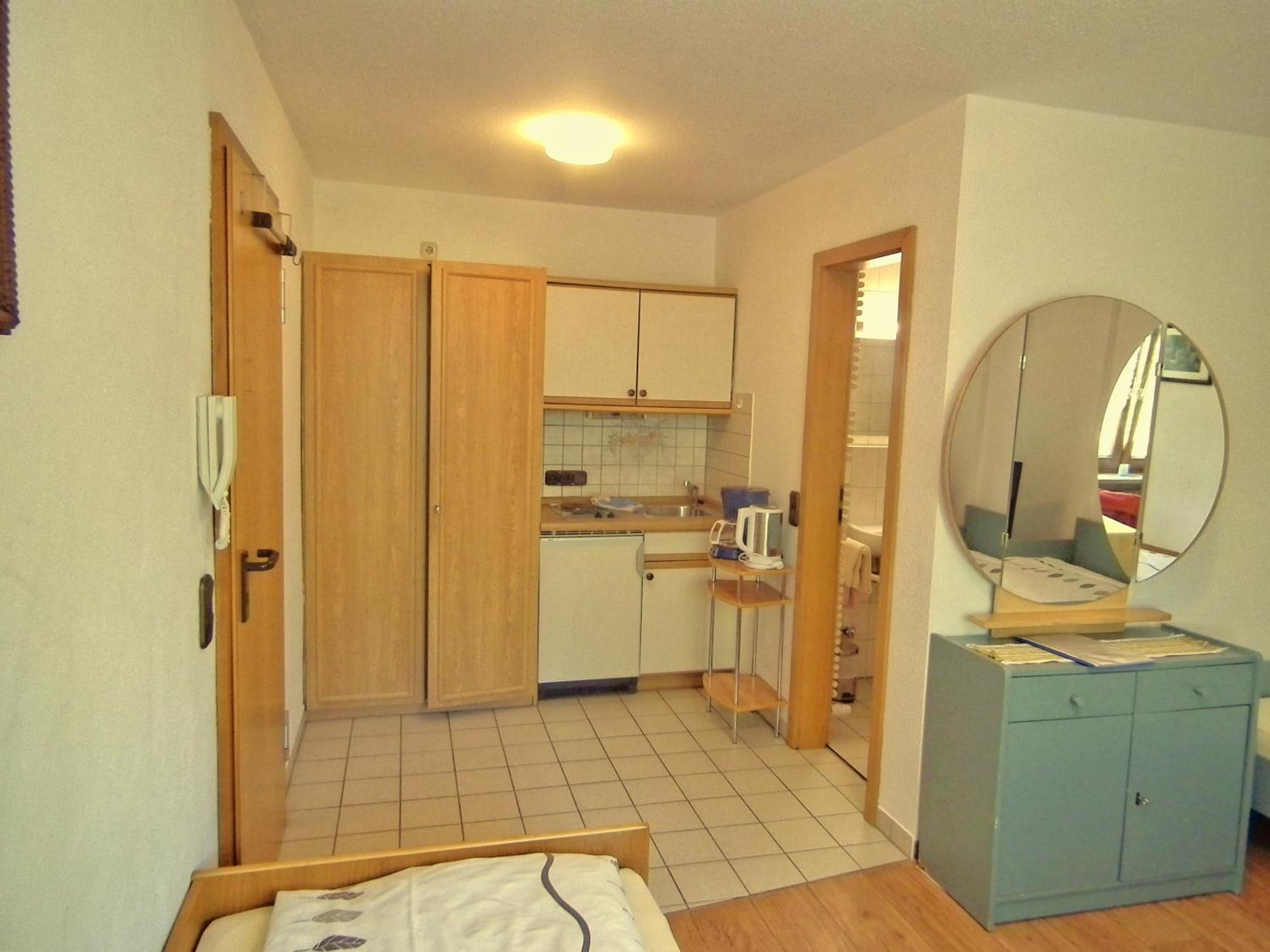 Gaestehaus Zur Faerbe Apartments Oberstdorf Pokoj fotografie